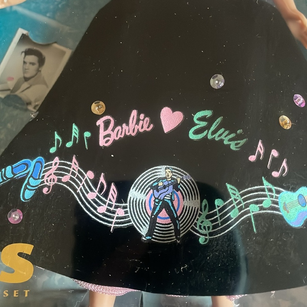 New in box Elvis and Barbie combined Barbie pair - Picture 7 of 9